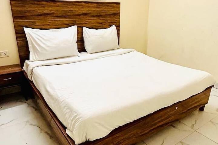 Room 3 of 15