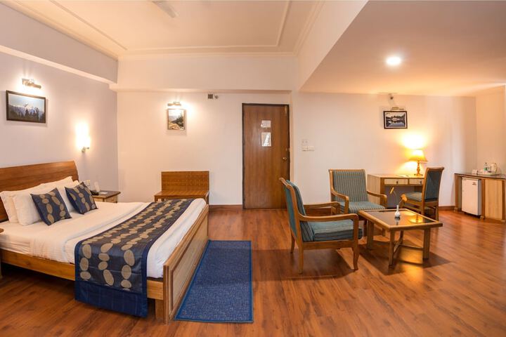 Room 8 of 38