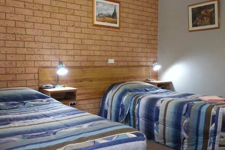 Room 17 of 44