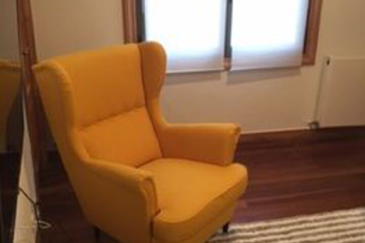 Room 9 of 12