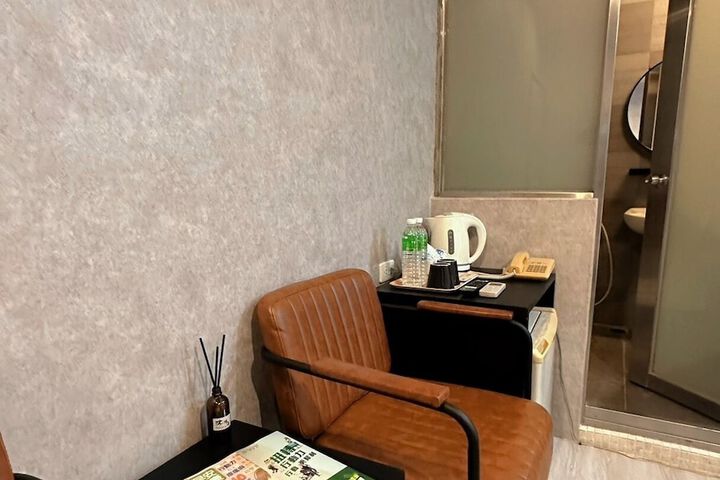 Room 18 of 68