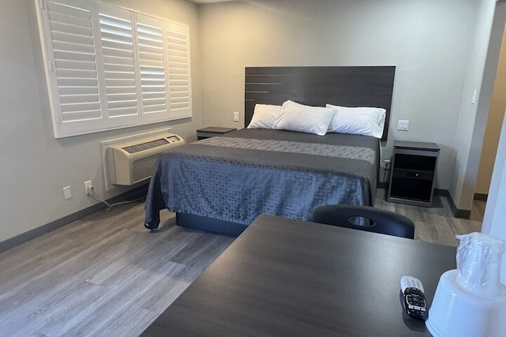 Room 4 of 42