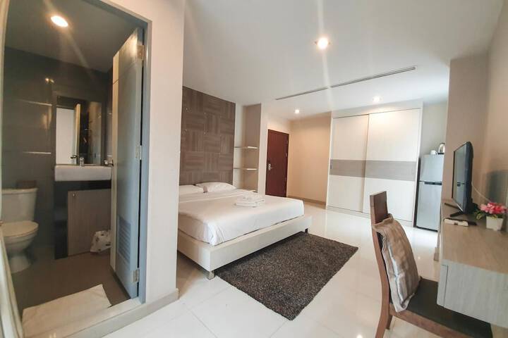 Room 17 of 53