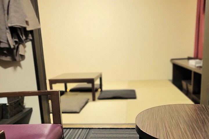 Room 9 of 61