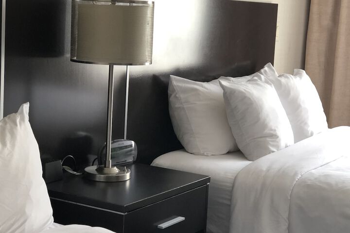 2 Double Beds (9 of 10)