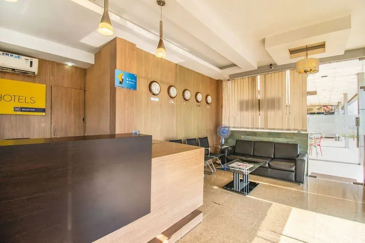 FabHotel Empire Grand Suites Ernakulam