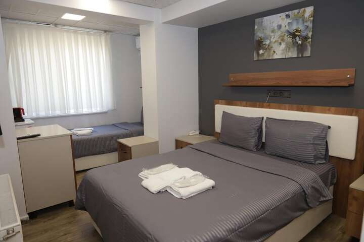 Room 10 of 22