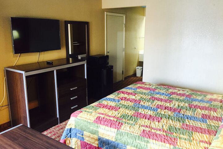 Room 9 of 27