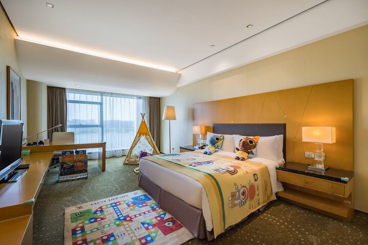 Room 26 of 120