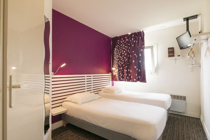 Room 14 of 48
