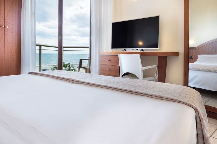 Room 30 of 59