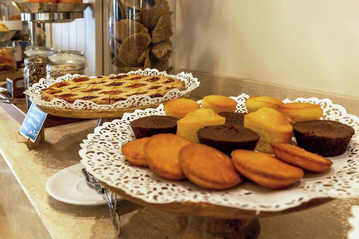Dining 170 of 254