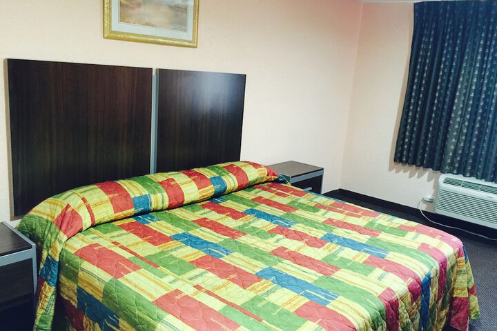 Room 7 of 27
