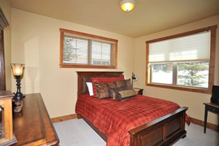 Room 35 of 106