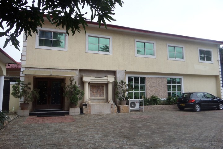 Adna Hotel