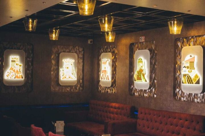 Lounge 95 of 110