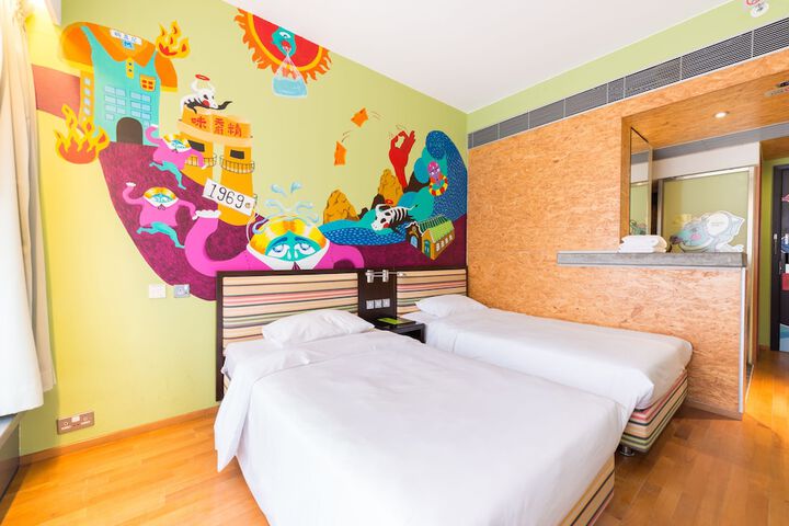 Room 47 of 107
