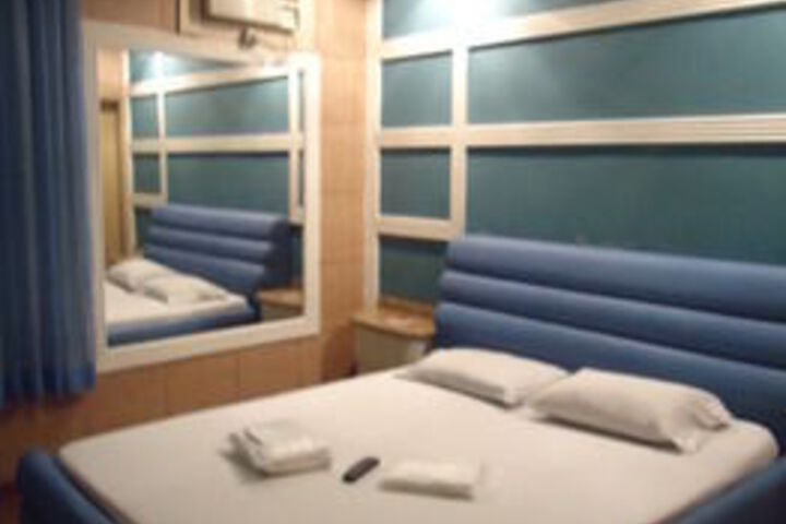 Room 3 of 16