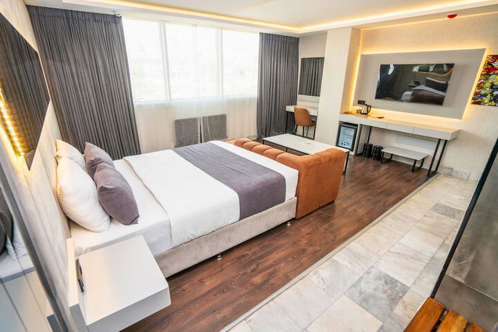 Room 15 of 63