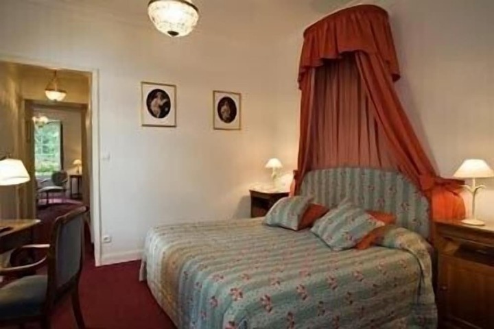 Room 2 of 21