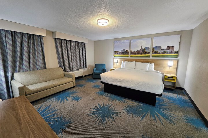 1 King Bed Suite (8 of 8)