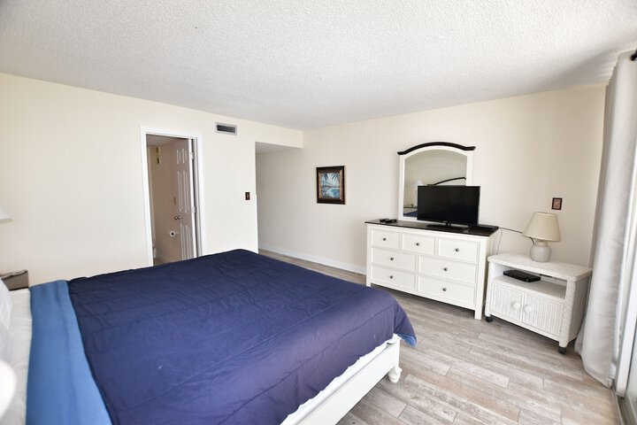 Room 4 of 64