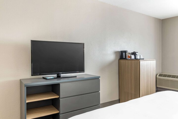 Studio King Bed Sofa (5 of 19)