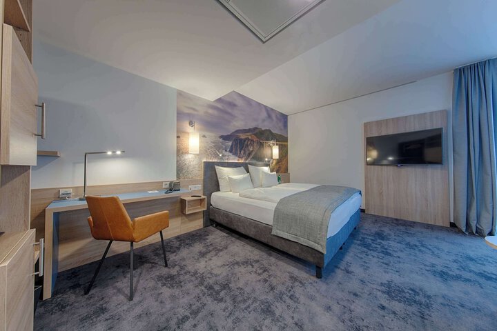Room 7 of 55