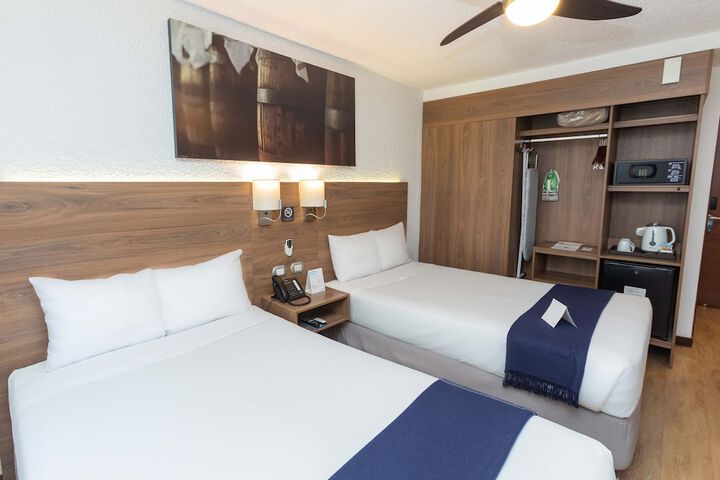 Room 21 of 103