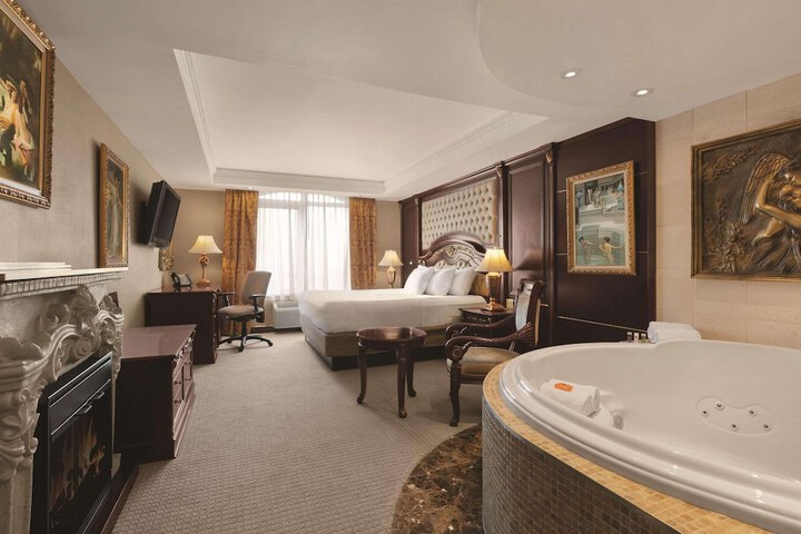 Room 14 of 34