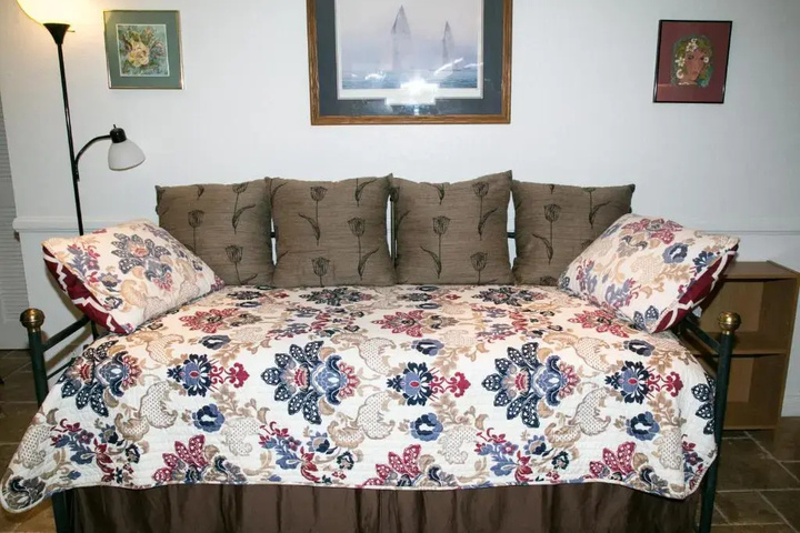 Photo of Quiet Private House 15 min to Beach