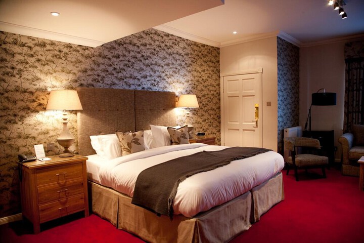 Room 10 of 42