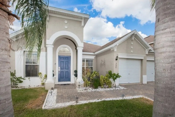 Photo of 4 Bed Private Pool With Game Room 4 Bedroom Home
