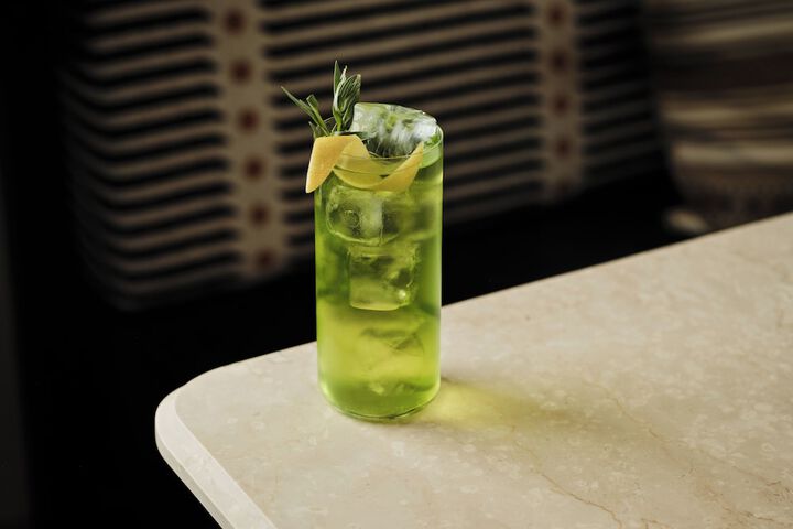 Lounge 91 of 109