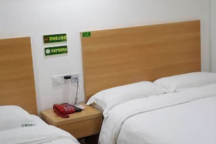 Room 8 of 24