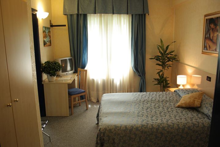 Room 11 of 54