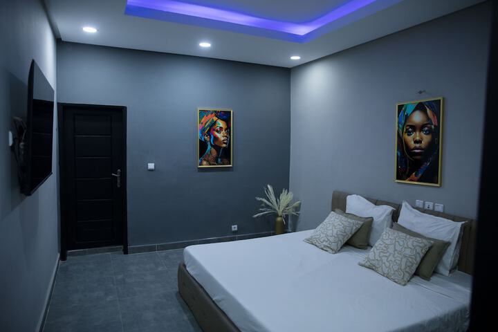 Room 7 of 27