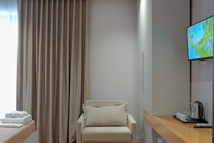 Room 27 of 94
