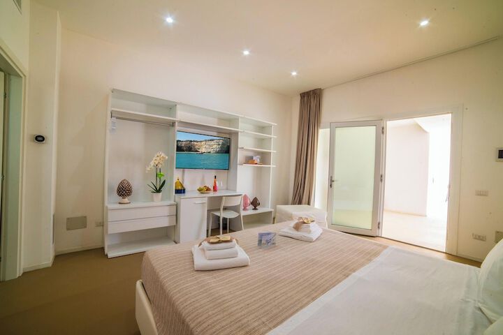 Room 5 of 30