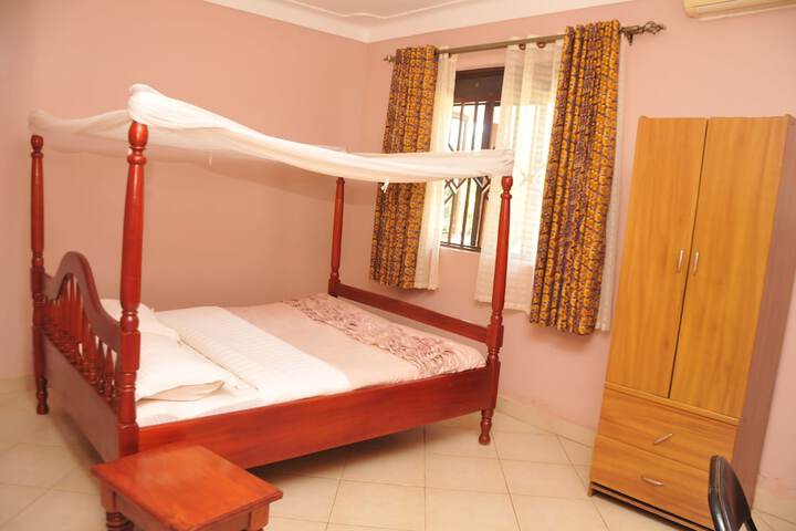 Room 5 of 38