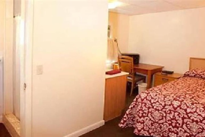 Room 13 of 17