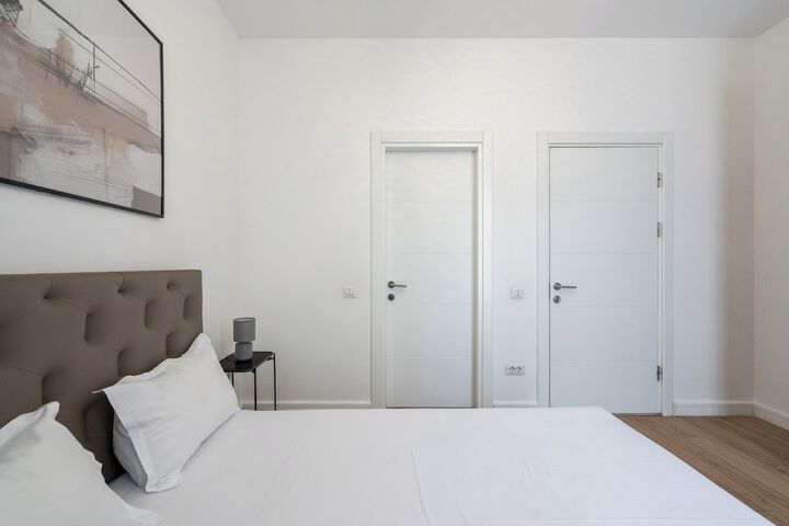 Room 8 of 355