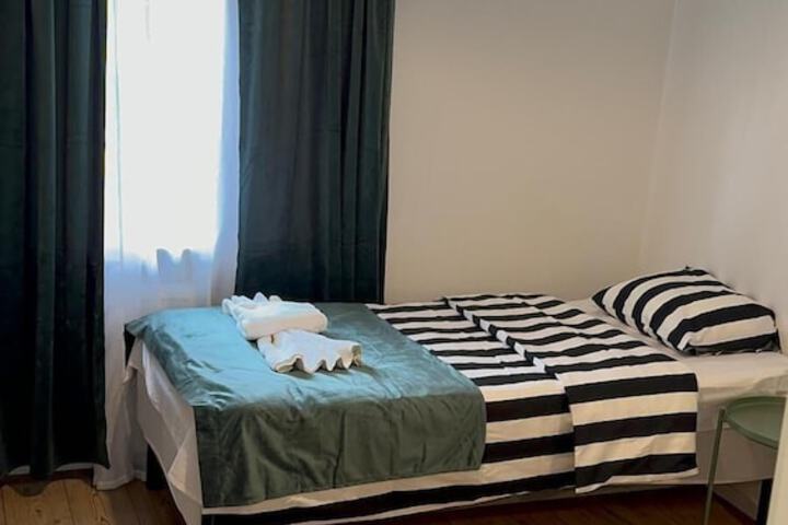 Room 8 of 18