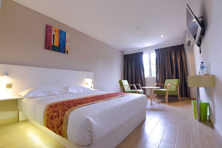 Room 10 of 43