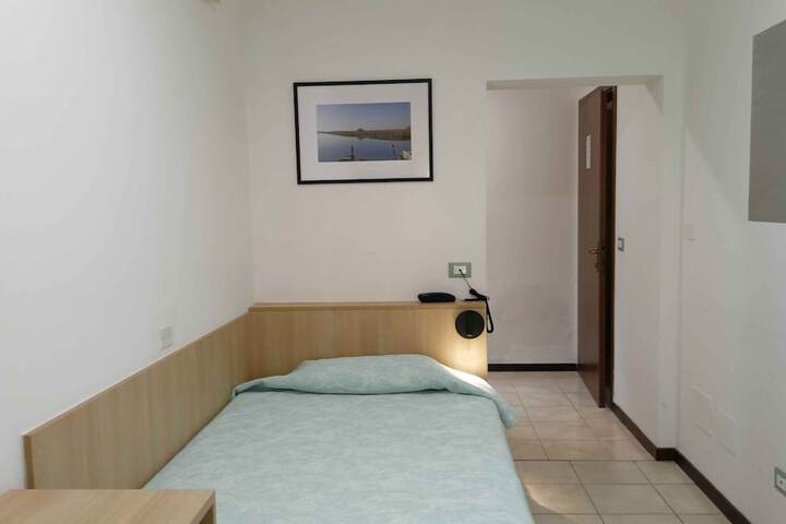 Room 18 of 36