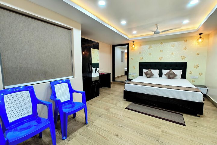 Room 3 of 13