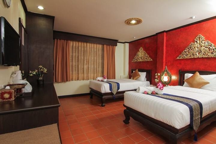 Room 8 of 14