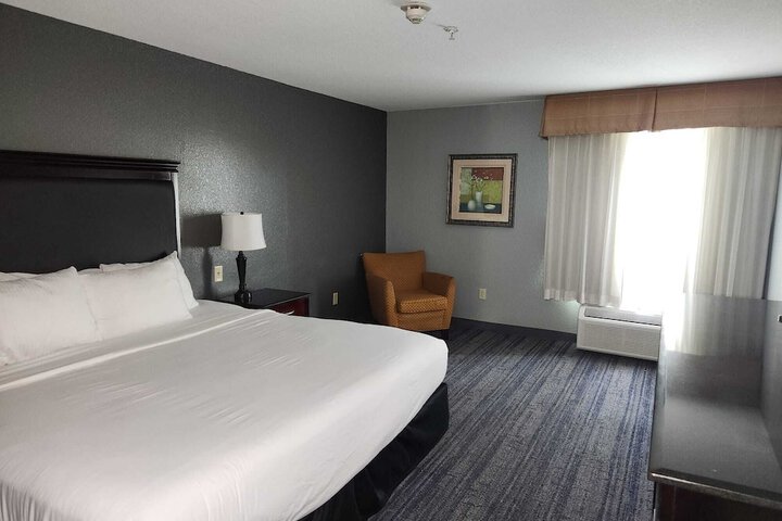 Room 10 of 26