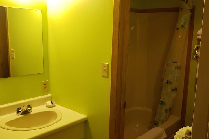 Room 30 of 49