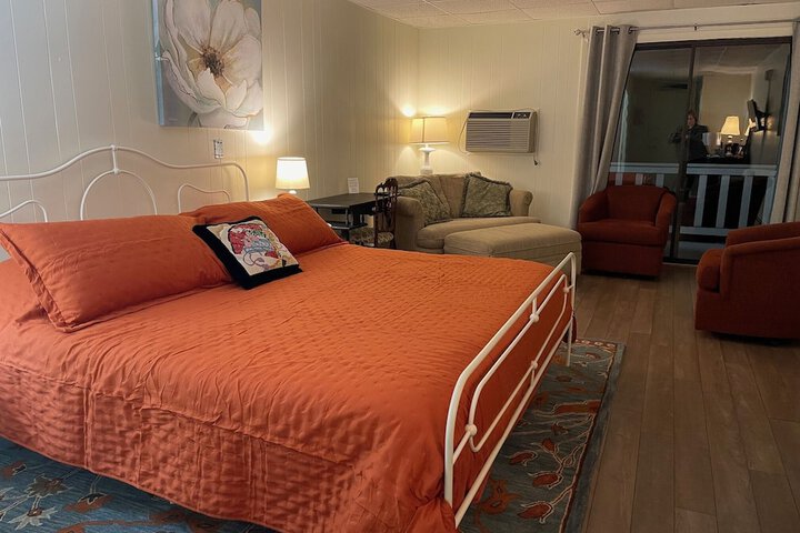 Room 6 of 72
